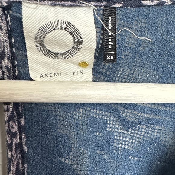 Anthropology Akimi + Kin Boho Paisley 100% Cotton Peasant Top - Picture 2 of 10